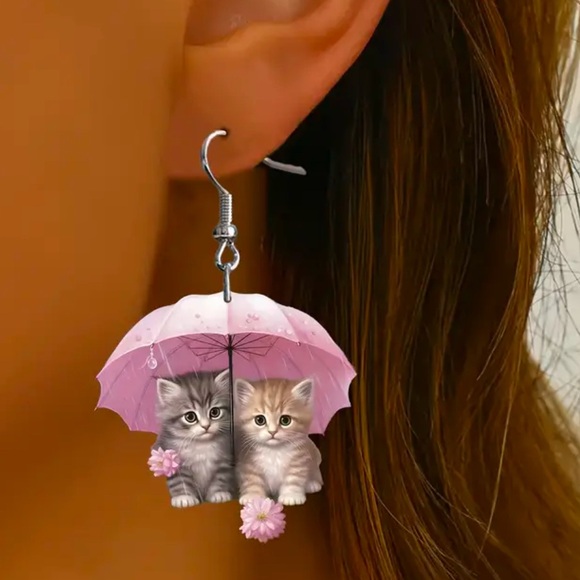 NWT - Cute Dangling Kitten Earring’s - Picture 3 of 5